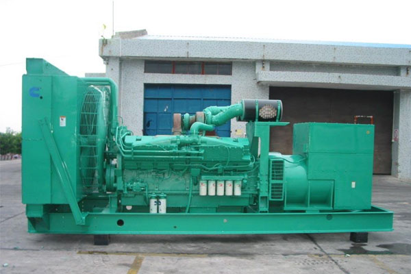 和平镇工厂发电机应急发电时如何更准确地检查发电机状态？