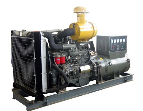 和平镇汽油发电机组冬季保养时，燃油系统需要注意什么？