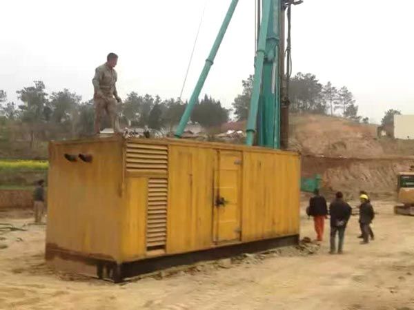 和平镇如何判断水冷式机油散热器密封件是否需要更换？